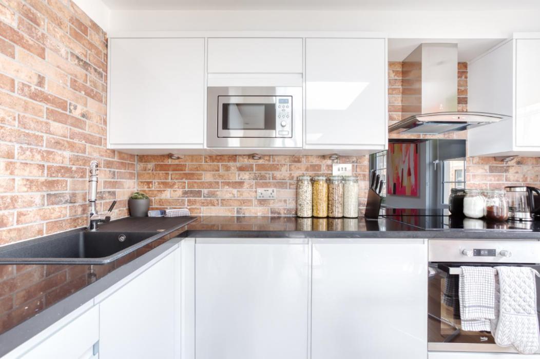 Central Bright 3 Bed Flat With Pool & Parking EDI Eksteriør billede