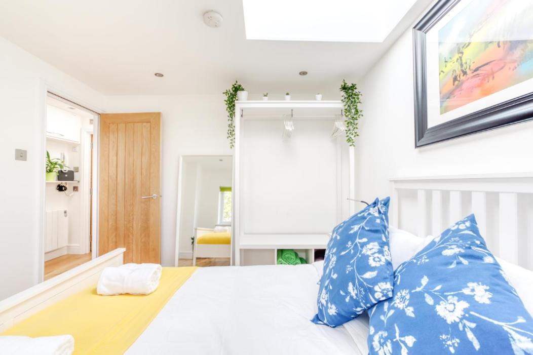 Central Bright 3 Bed Flat With Pool & Parking EDI Eksteriør billede