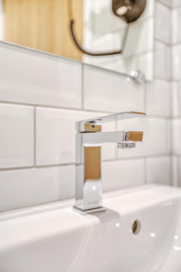 Central Bright 3 Bed Flat With Pool & Parking EDI Eksteriør billede